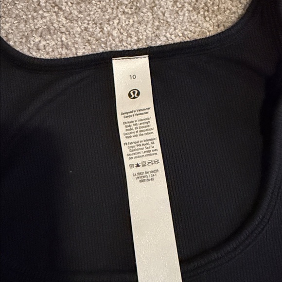 Lululemon Hold tight tank sz 10 - Picture 2 of 2